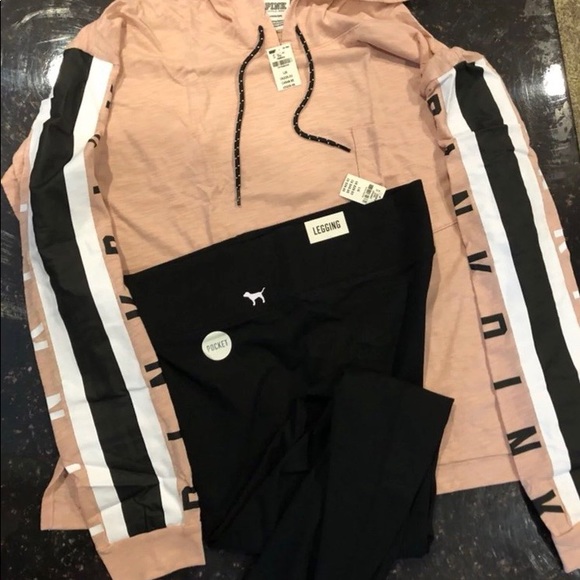 Victoria Secret - Picture 3 of 8